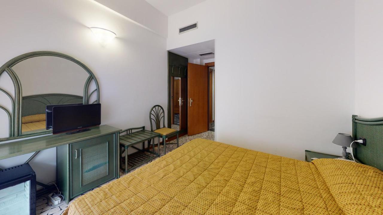 Hotel Zunino Spotorno Kültér fotó