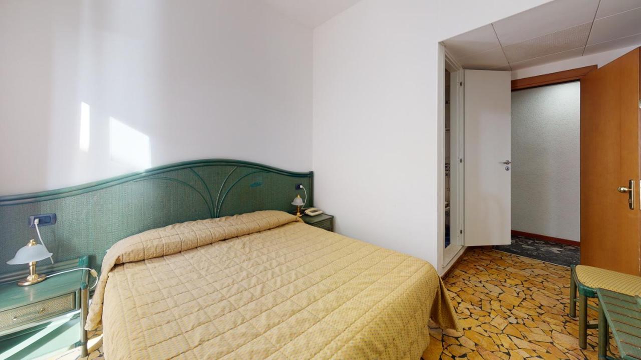 Hotel Zunino Spotorno Kültér fotó