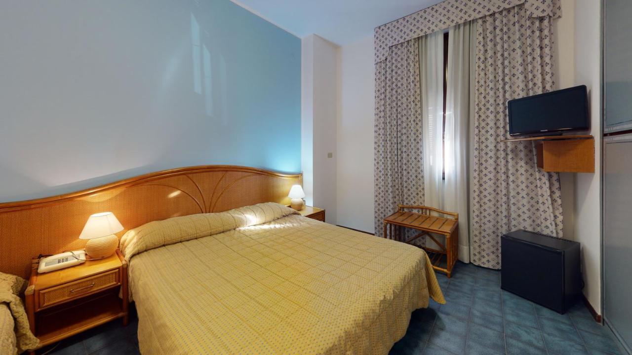 Hotel Zunino Spotorno Kültér fotó