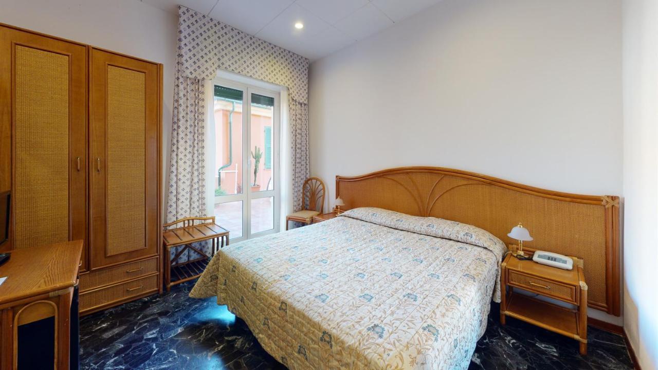 Hotel Zunino Spotorno Kültér fotó